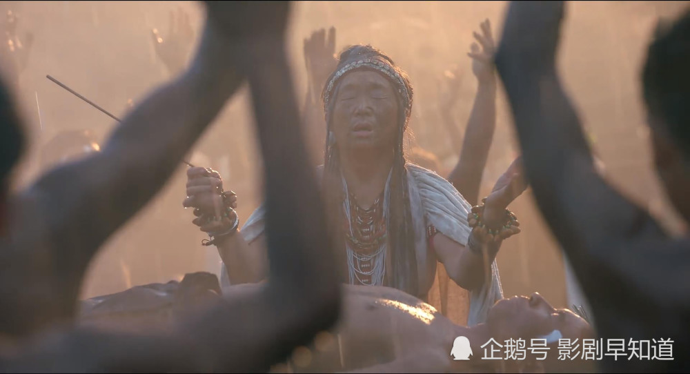 黑瞎子|《重启》黑眼镜对哑女另有所图，感情戏并非注水，心疼哑女
