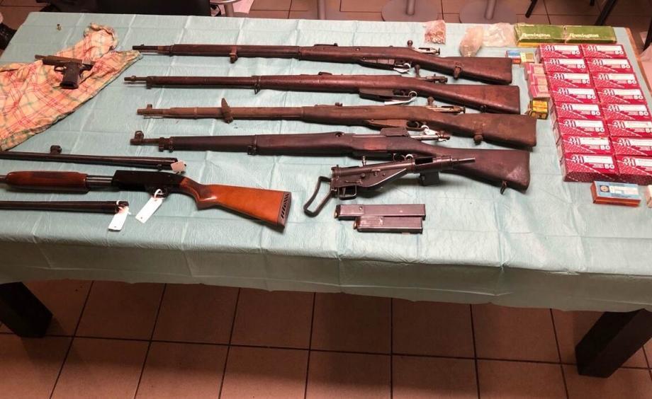 黄金|垃圾站藏匿几百斤黄金和360万现金，警方上门搜查全部没收