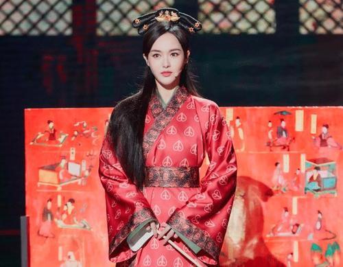 唐嫣|唐嫣终于公开露面了，网友：唐嫣的演技真的很好