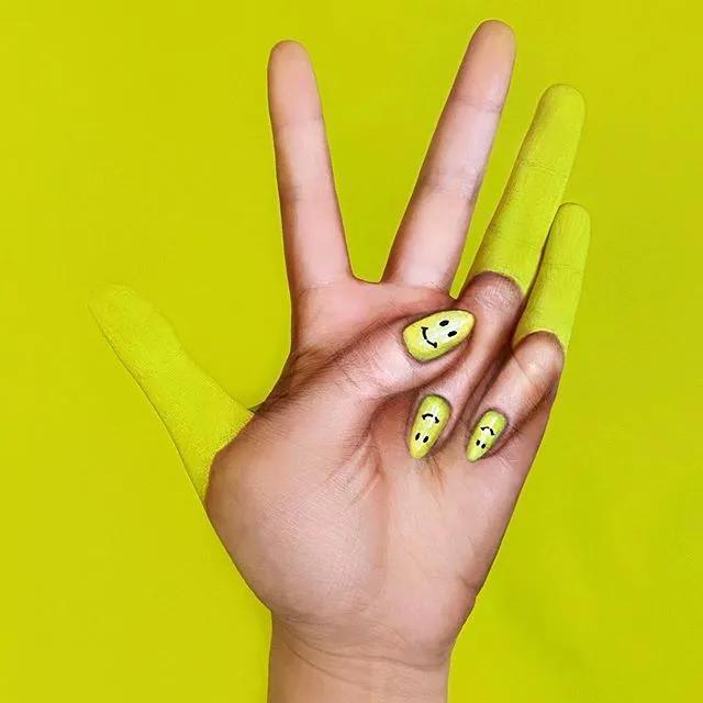 化妆|28岁裸辞“自毁”容貌，50万网友却惊呼：明明这样才更美啊