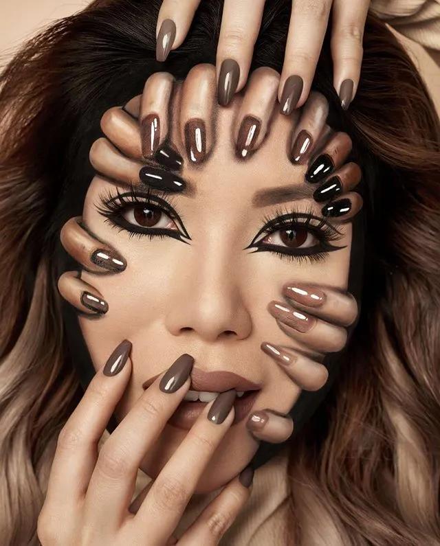 化妆|28岁裸辞“自毁”容貌，50万网友却惊呼：明明这样才更美啊