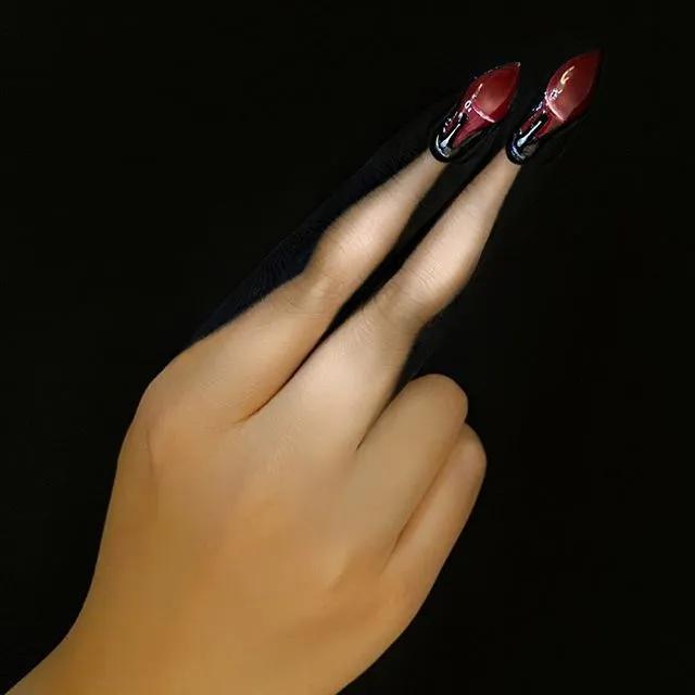 化妆|28岁裸辞“自毁”容貌，50万网友却惊呼：明明这样才更美啊