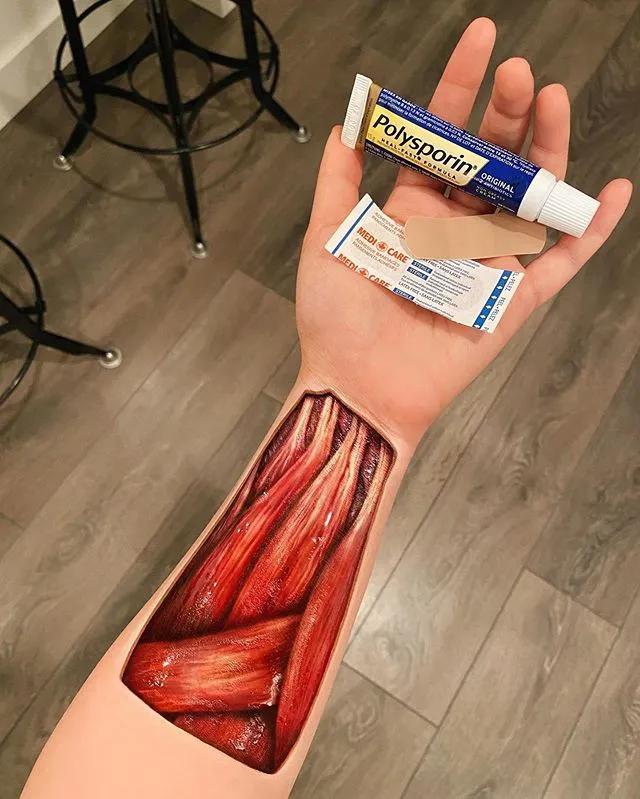 化妆|28岁裸辞“自毁”容貌，50万网友却惊呼：明明这样才更美啊