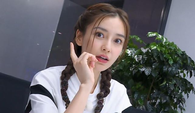 奔跑吧撕掉李晨名牌的阚清子却输给了baby小海绵功不可没