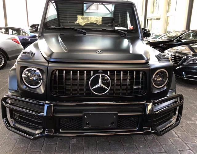 车牌|北京“最牛”奔驰大G，土豪塞纸条800万求购车牌，车主：我很穷？