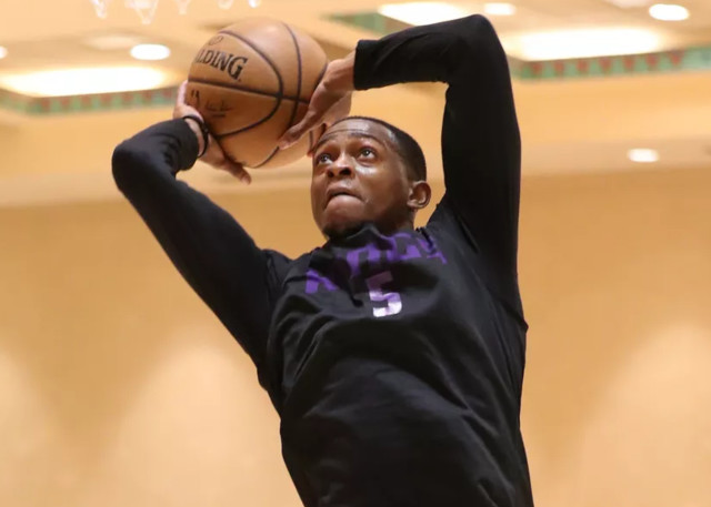 谈福克斯伤情沃顿脚踝扭伤是比赛一部分