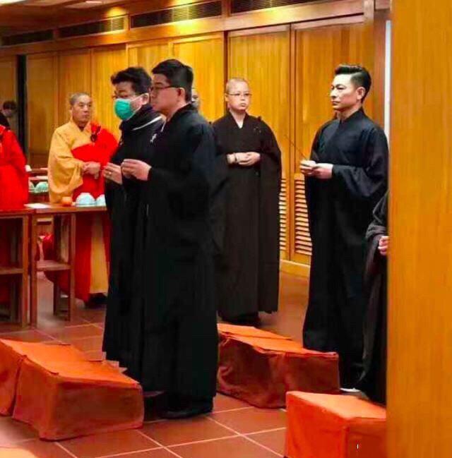 刘德华|正能量！华仔为水灾抄佛经虔诚祈福，29年前华东水灾曾捐款百万