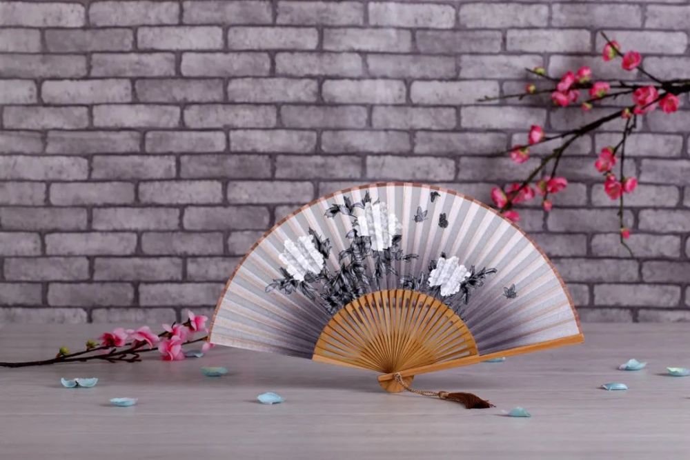 团扇|小扇引微凉，悠悠夏日长——趣话“扇子诗”