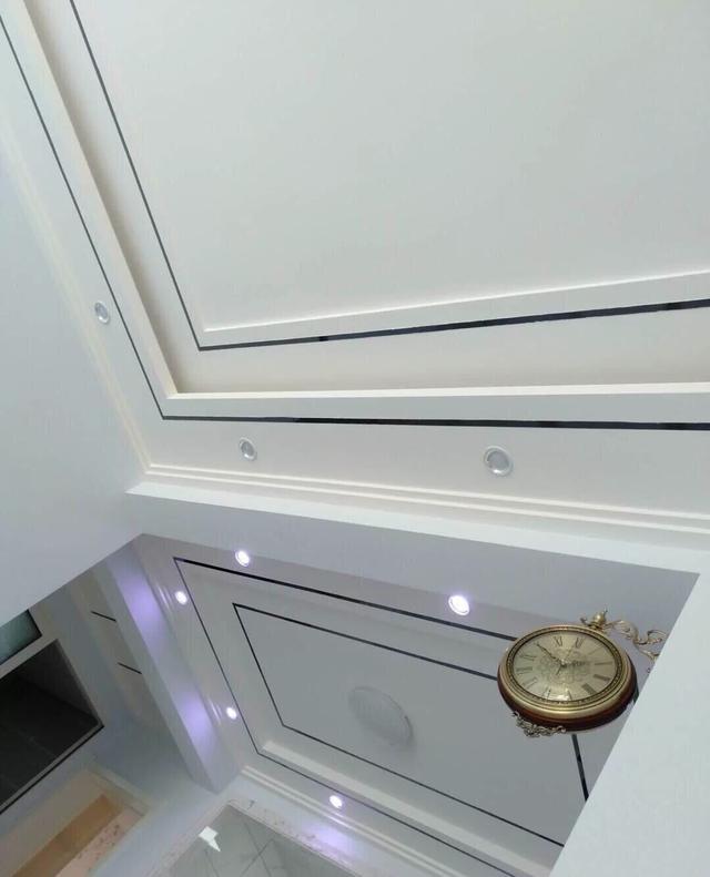 我家吊顶想装高级点,师傅非说镶个边就好看,别说装完还真带劲!