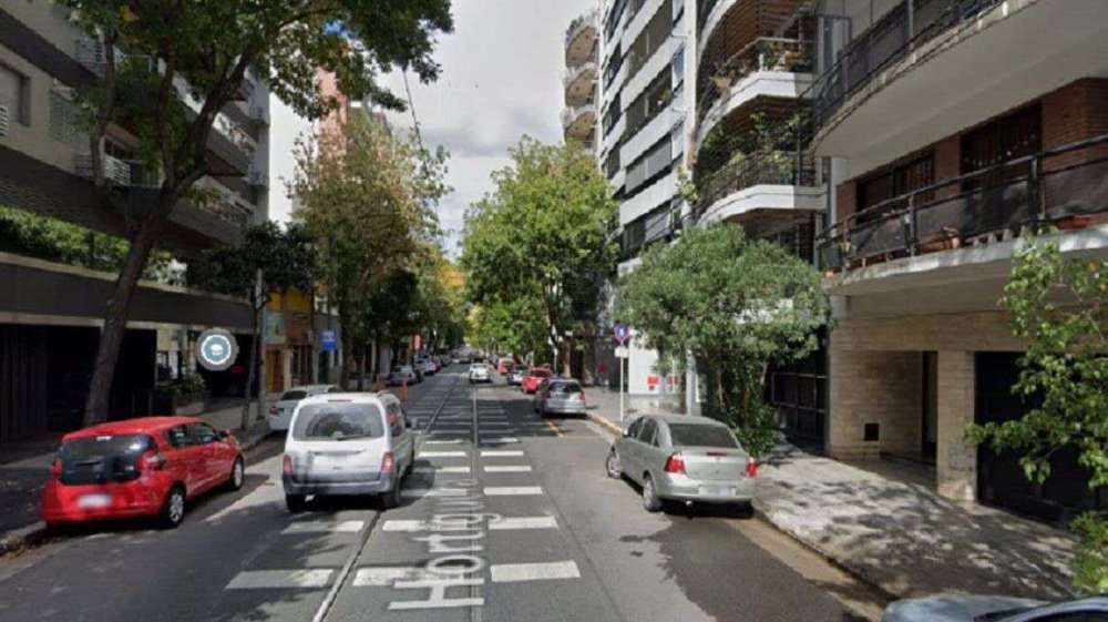 布宜诺斯艾利斯|21岁女子通过约会软件结识七旬老翁，在他家喝酒时竟离奇摔死