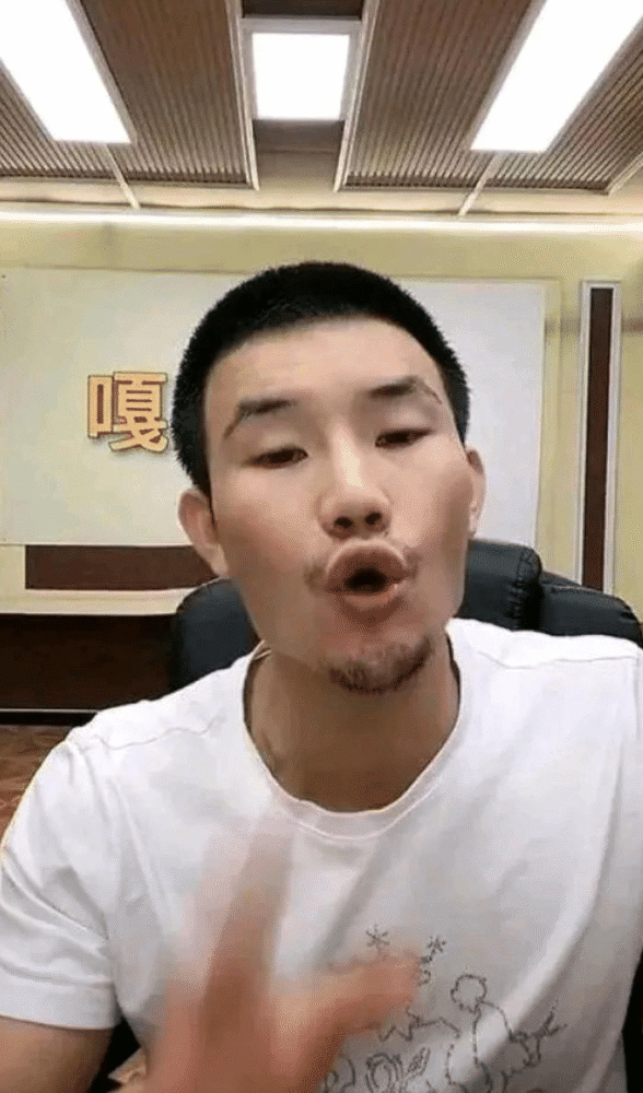 嘎子哥直播翻车了谢孟伟卖掉百万豪车抵债为粉丝弥补损失