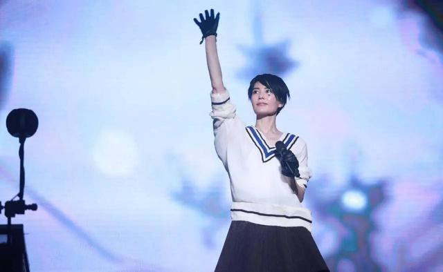 王菲|李亚鹏，他的那些做法，确实能打动周迅与王菲这样的女人