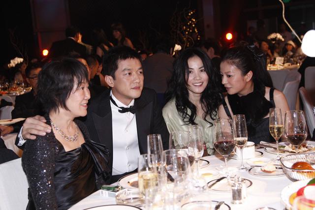 王菲|李亚鹏，他的那些做法，确实能打动周迅与王菲这样的女人