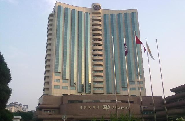 河南|河南兄弟带字画鉴宝，天价真品却被专家骗走，无奈报警结果如何？