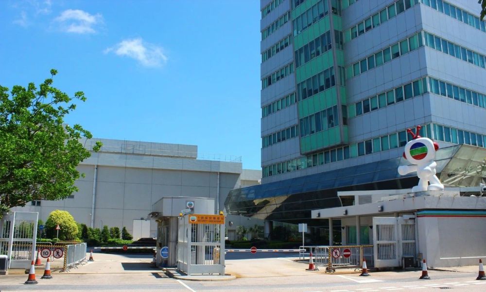 tvb|TVB宣布封闭两日，香港24岁歌手确诊，台前幕后近百人要接受检测