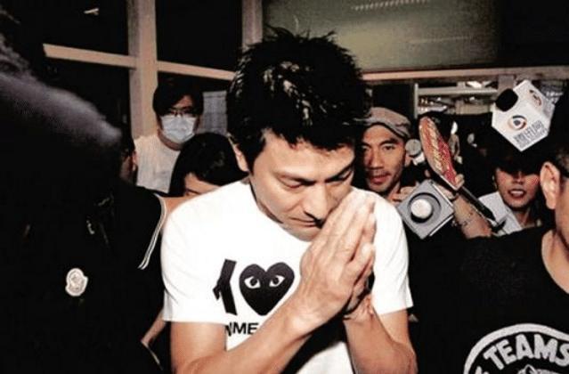 刘德华|正能量！华仔为水灾抄佛经虔诚祈福，29年前华东水灾曾捐款百万