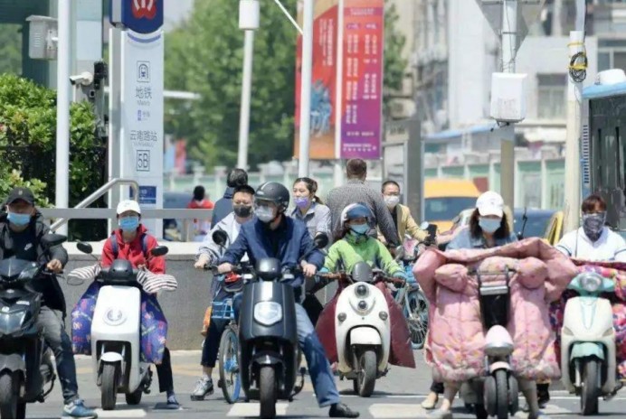 中国人人都骑电动车 在日本却很少见 究竟为啥 腾讯新闻