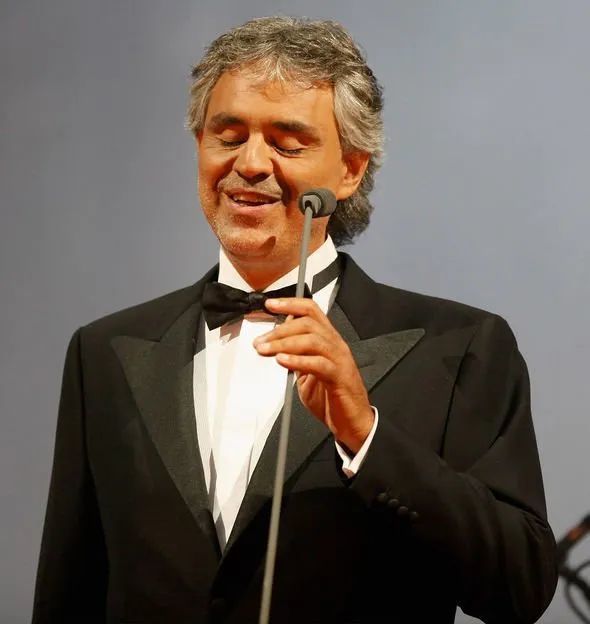 61岁歌王波切利12岁失明卖出九千万张唱片如今得新冠痊愈