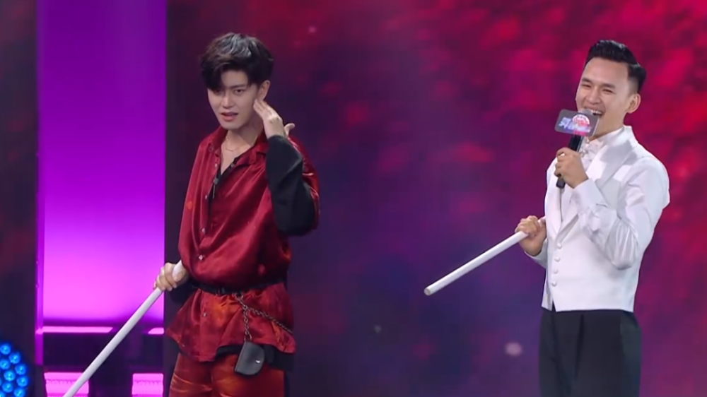 朱正廷|朱正廷18岁拿全国第一，与佟丽娅跳舞，任嘉伦还模仿老头