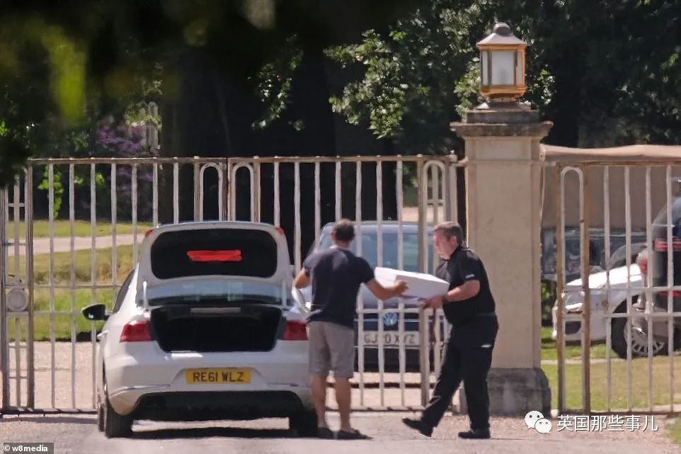 英国王室|英国王室史上最低调婚礼！公主和地产大亨秘密完婚！婚礼背后满满无奈……