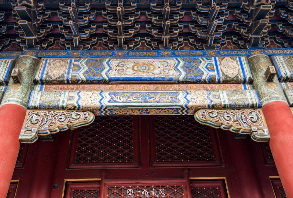 雍正|雍正登基前的豪华府邸，由康熙亲自赐建，没想到后来变成一座寺庙