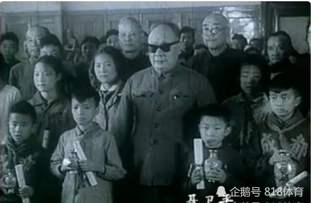 聂卫平|聂卫平弟弟8岁拿北京市冠军他第3，陈老总却看好他，派老师去学校教