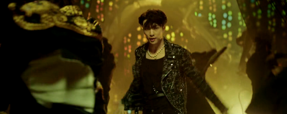 街舞3|《街舞3》队长首秀，王一博奶膘狂抖，钟汉良划水严重