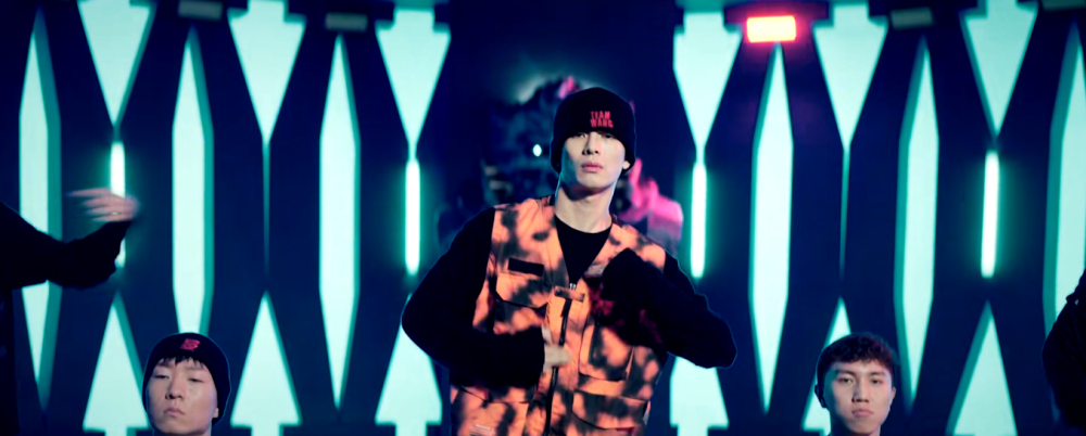 街舞3|《街舞3》队长首秀，王一博奶膘狂抖，钟汉良划水严重