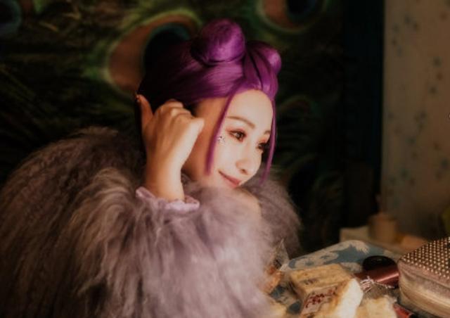 柳岩|39岁柳岩因性感再惹争议，节目上被李晨调侃身材！自称迫切想恋爱