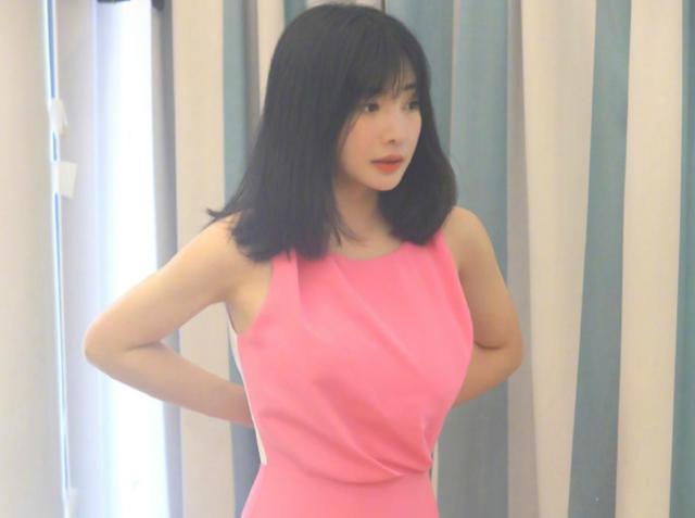 柳岩|39岁柳岩因性感再惹争议，节目上被李晨调侃身材！自称迫切想恋爱