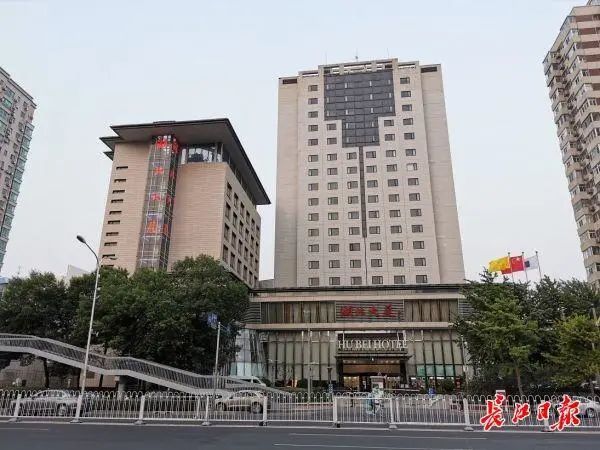 (图为北京湖北大厦酒店因湖北疫情而暂停对外营业半年多,7月份恢复