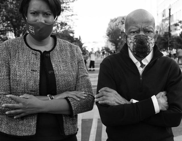 约翰·刘易斯|佩洛西悲痛悼念：刘易斯是巨人，他改变了美国，这是上帝赐福美国