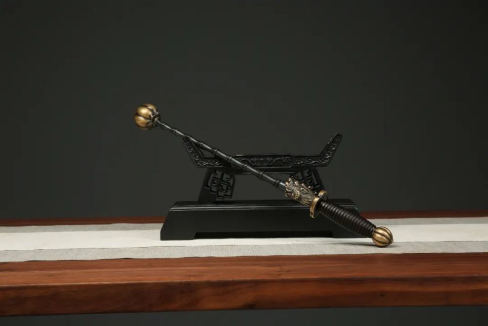 谁说袖锤小巧又没用这把独具特色的金瓜锤分分钟锤爆你