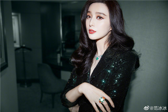 范冰冰|范冰冰用七字说出圈内女星的辛酸，为啥网友却告诫她别蹭热度？