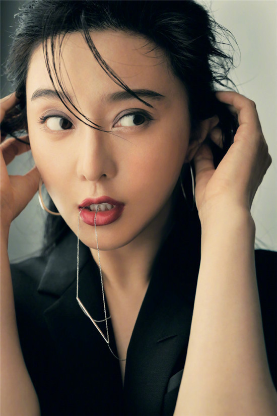 范冰冰|范冰冰用七字说出圈内女星的辛酸，为啥网友却告诫她别蹭热度？