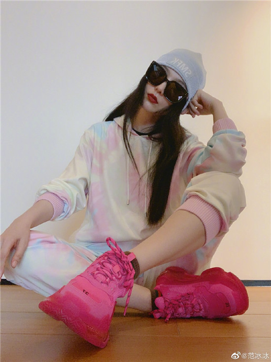 范冰冰|范冰冰用七字说出圈内女星的辛酸，为啥网友却告诫她别蹭热度？