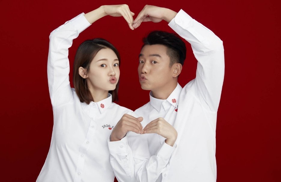 郑恺|郑恺苗苗婚后首次合体现身，两人太甜蜜了期待小宝宝