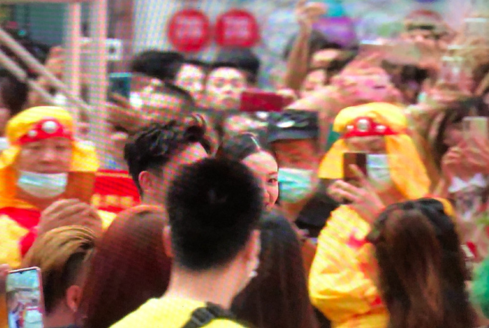 郑恺|郑恺苗苗婚后首次合体现身，两人太甜蜜了期待小宝宝