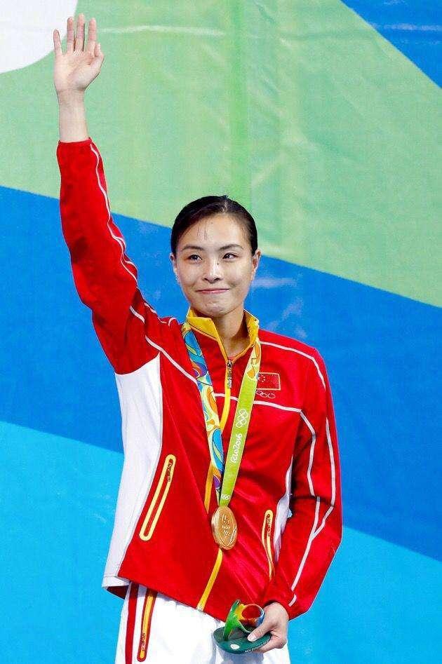奥运冠军吴敏霞霸气晒照回应土评价曾总被拿来和郭晶晶比