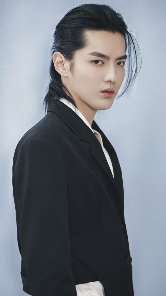 吴亦凡|吴亦凡左右手都能写字 吃饭 打篮球，惯用左右手真的很李舒白