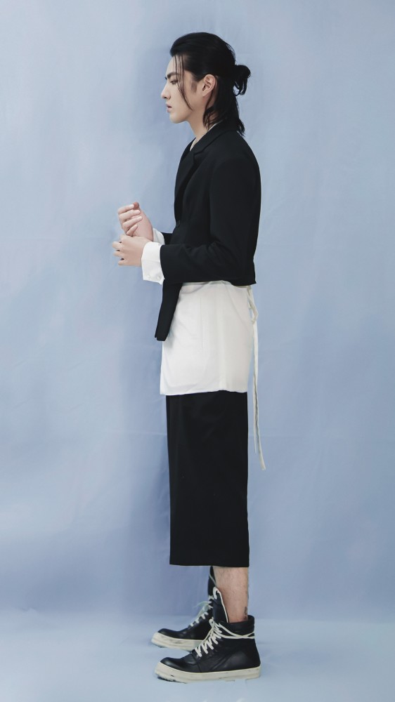 吴亦凡|吴亦凡左右手都能写字 吃饭 打篮球，惯用左右手真的很李舒白