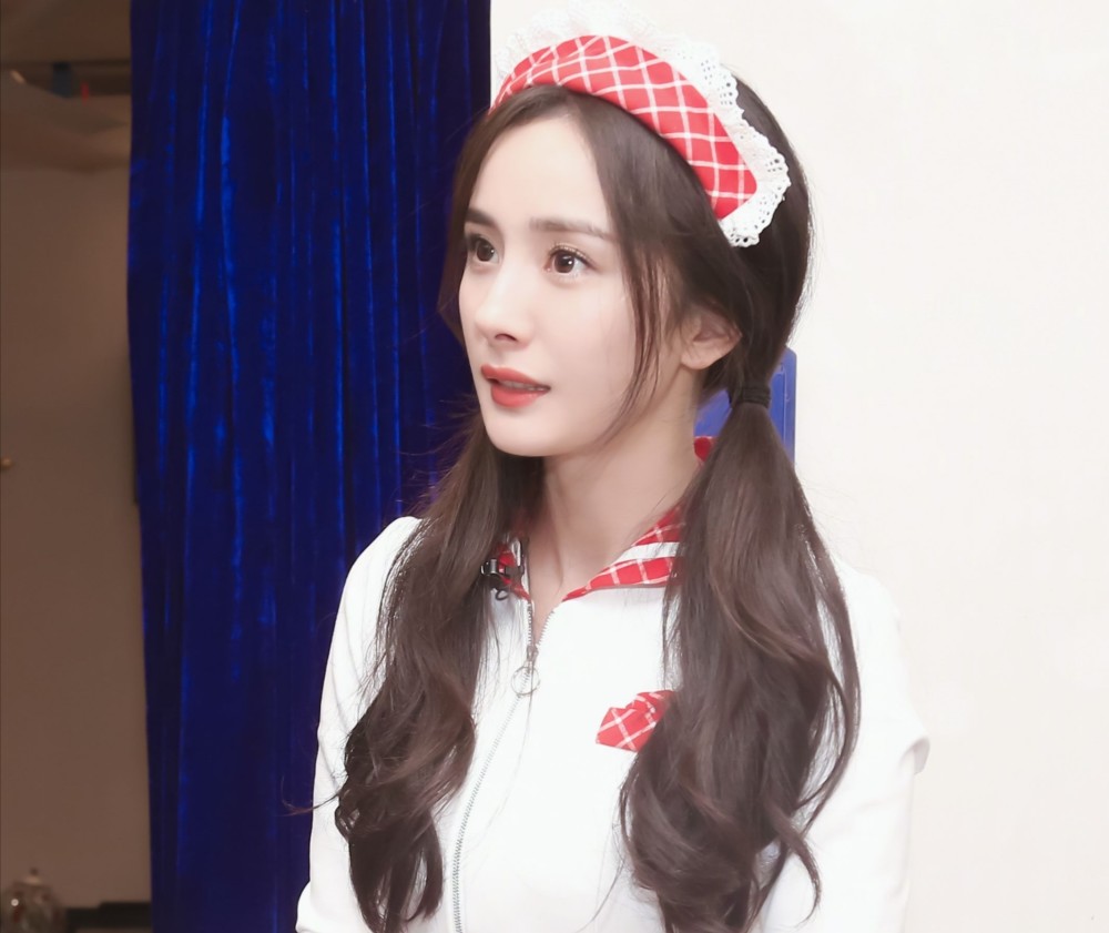 杨幂|女神超萌瞬间，杨幂：俏皮，景甜：真甜，鞠婧祎：我恋爱了！