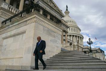 约翰·刘易斯|英雄！美国“国会的良心”去世，为反抗种族歧视曾被打碎头骨