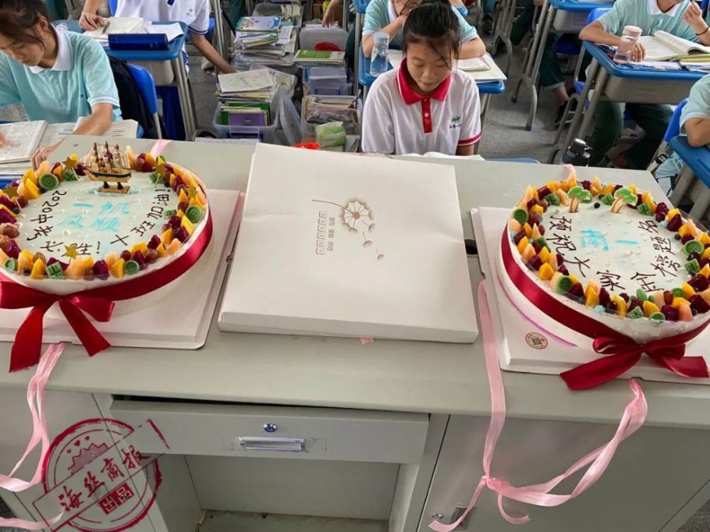 【直击现场】今日中考!南安各校花式送考!作文题竟是……_腾讯新闻