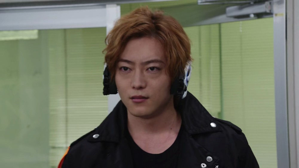 假面骑士零一亚克利用雷零一驱动器被夺泽亚被控制