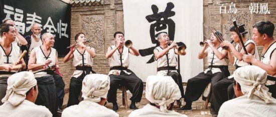 百鸟朝凤|没有制片人的一跪，或许这部好电影会静静地上映，静悄悄地下架