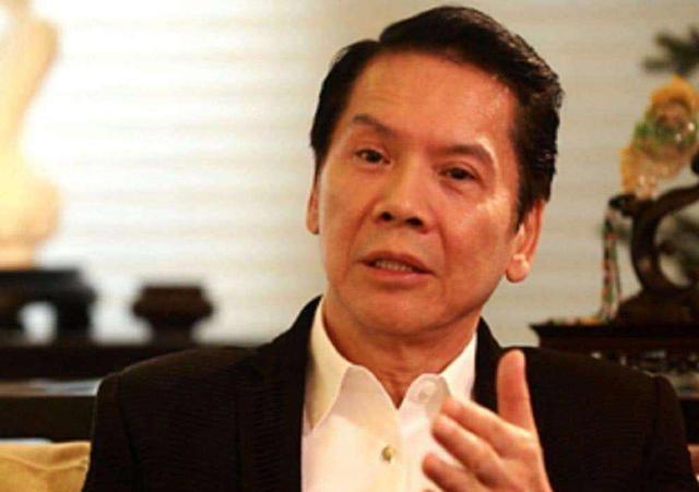 周星驰|周星驰是向华强捧火的，却没去向华强70大寿，反而频频现身刘德华演唱会？