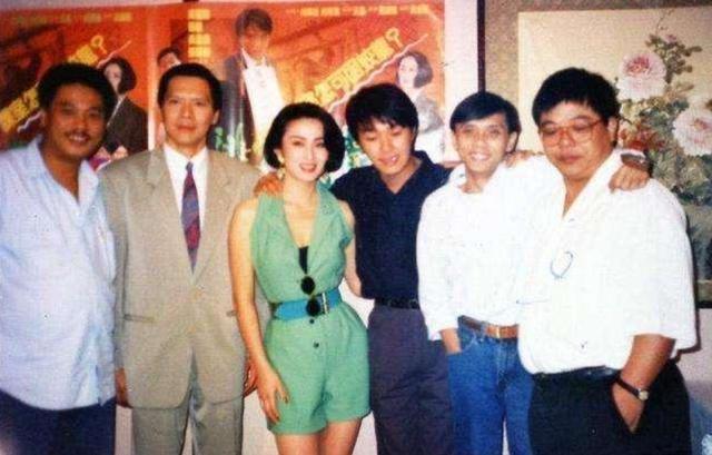 周星驰|周星驰是向华强捧火的，却没去向华强70大寿，反而频频现身刘德华演唱会？