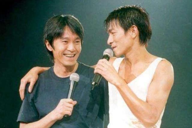 周星驰|周星驰是向华强捧火的，却没去向华强70大寿，反而频频现身刘德华演唱会？