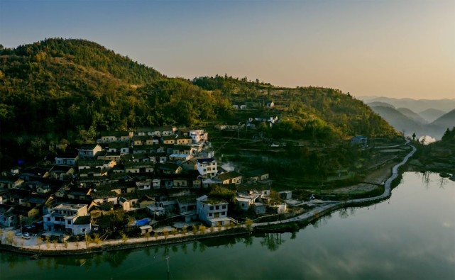 高山平湖消水坨